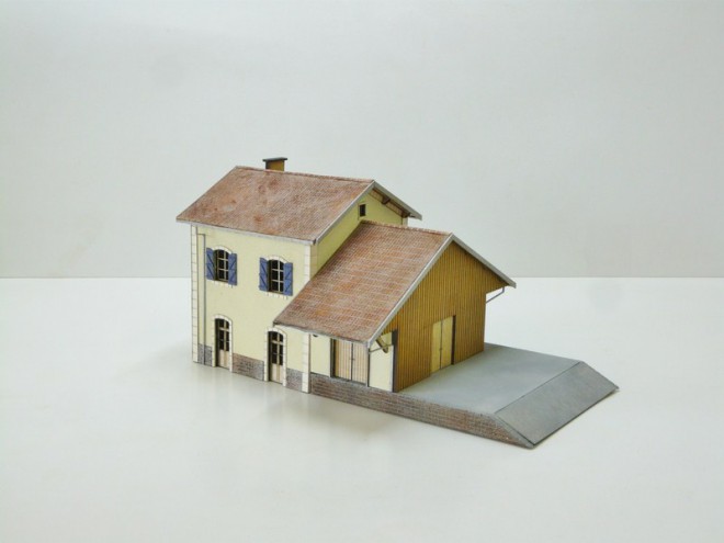 BOIS MODELISME Maquette_gare_ho_maquette_ho_maquette_ho_train_maquette_bois_a_construire_maquette_bois_maquette_carton_maquette_en_bois_18.JPG