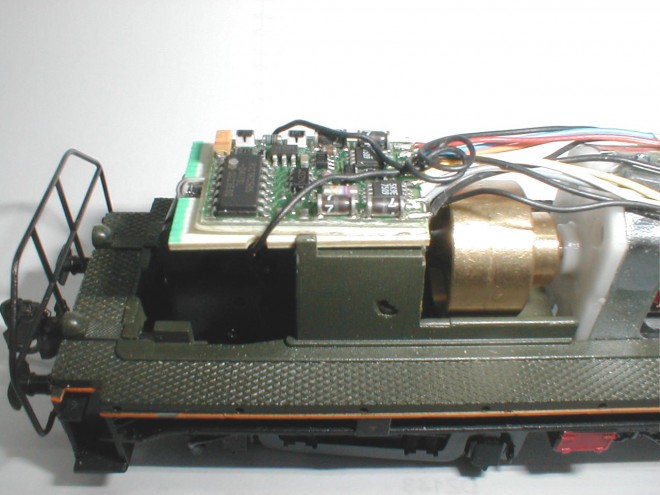 Roco 43575 BB 63000 avec Kuehn T125 04.jpg