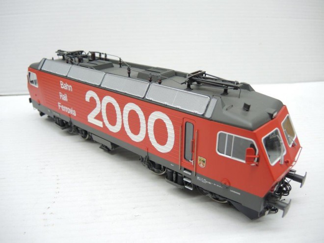 2000+10104 002.jpg