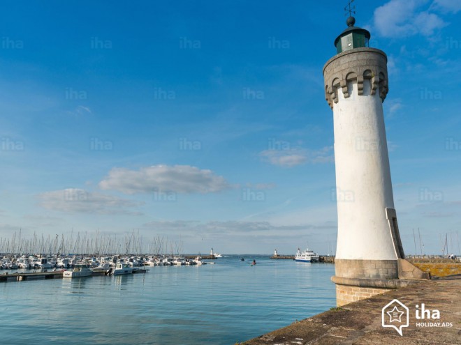 Quiberon-Le-phare-de-port-haliguen.jpg