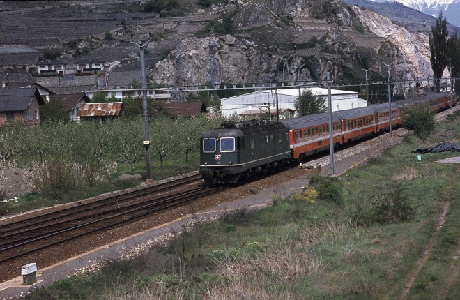 A27 - Re 66 et Lutétia en Valais.jpg
