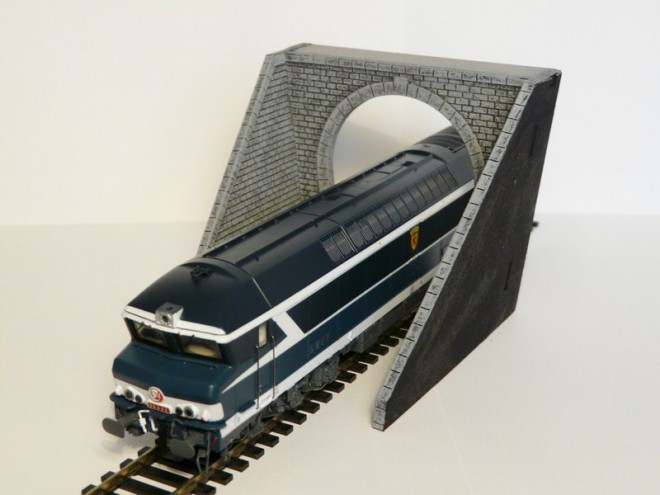 entrée de tunnel ho, entree de tunnel simple voie, entree de tunnel 1 87, tunnel HO, tunnel 1 87, tunnel train miniature, tunnel modélisme, bois modelisme, 16.JPG