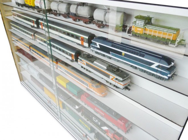 vitrine train electrique, vitrine train miniature, vitrine murale miniature collection train auto, vitrine mural, vitrine train ho, vitrine pour jouet, vitrine train ho, 2, BOIS MODELIS.jpg