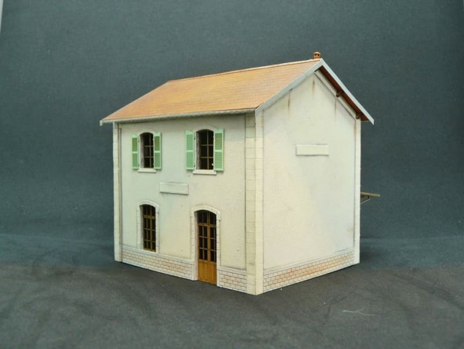 Gare PLM 2 portes, gare ho, gare plm quatrième classe, maquette découpe laser, gare 2 portes ho, Maquette gare ho, maquette ho , maquette ho train, maquette bois, 7.jpg