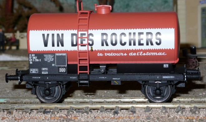 LR23 4.JPG