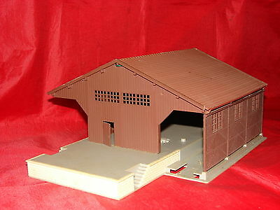 Hangar-Halle-A-Marchandises-Jouef.jpg