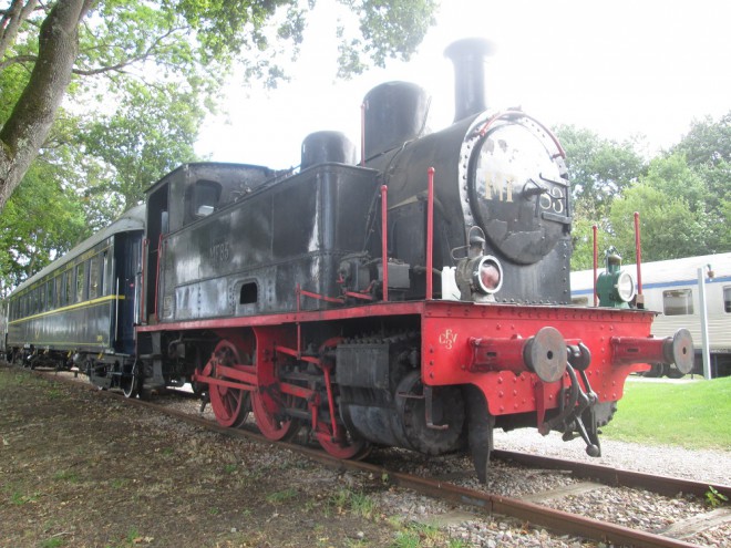 030T MF83 train des Rêves Dracy-Saint-Loup (7).JPG