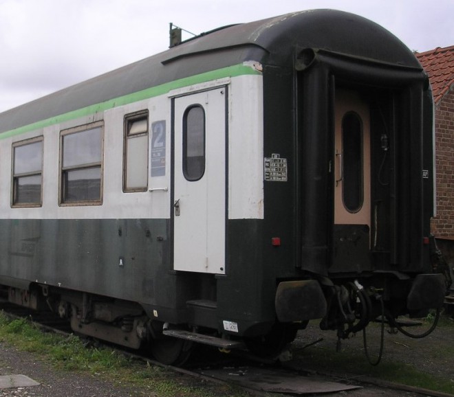 voiture-UIC-B10.jpg