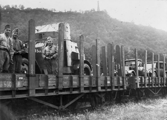 bundesarchiv_bild_1020xe61_Laffly_AMD_50.jpg
