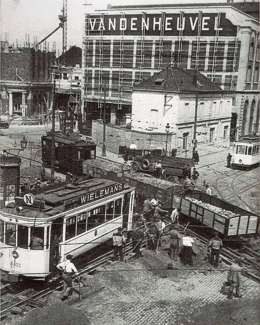 Bruxelles - ancienne brasserie Vandenheuvel, gare de l’Ouest_source Märklin Philippe-FB.jpg