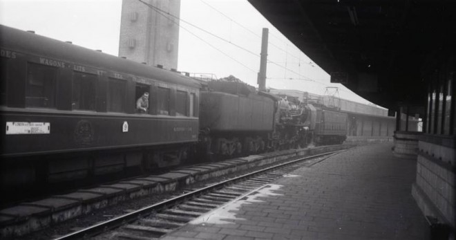 231 C 17 SNCF & HLe 101.016_13.09.1957 @ Bruxelles-Midi - INT CIWL_Joop Quanjer_TW Q0950.jpg
