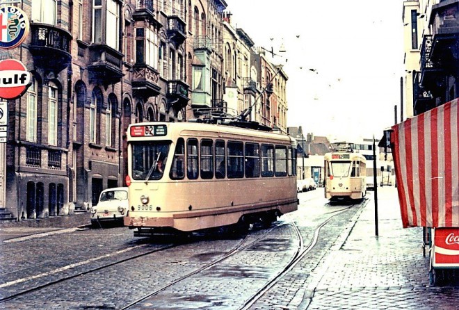 Bruxelles - rue des Menapiens - 02.12.1975 - motrice 9006_Jacqueline Dallons FB trams Bxl.jpg
