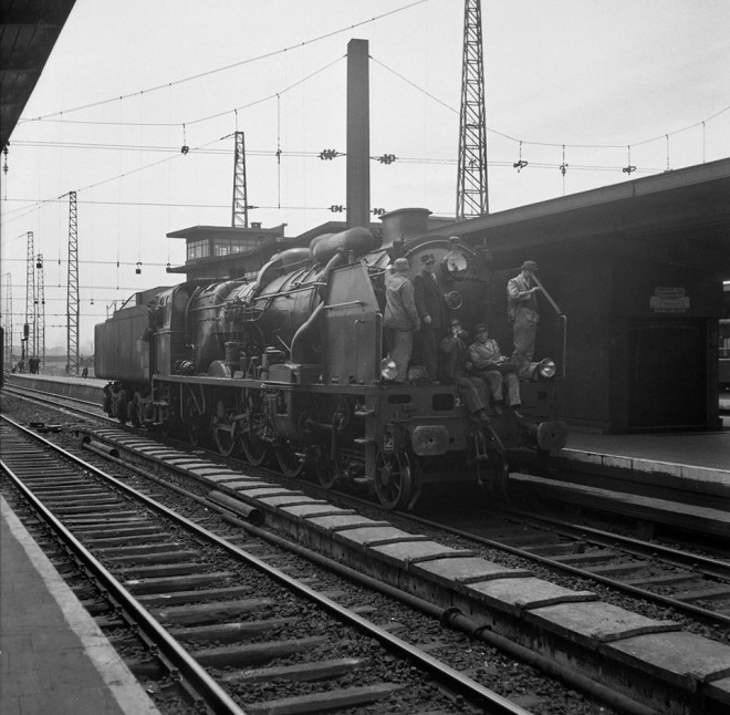 231 E 6 SNCF_xx.06.1950 @ FBMZ_Photo Eric Russel via Etienne Labar FB Trains d'autrefois.jpg