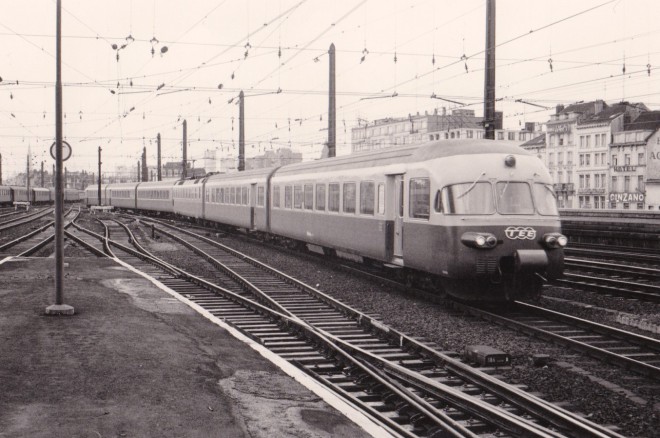 RAe 1054 SBB-CFF 29.10.1974 @ Bruxelles-Midi - TEE Edelweiss Zurich Bruxelles_Jean-Paul Lescat FB.jpg