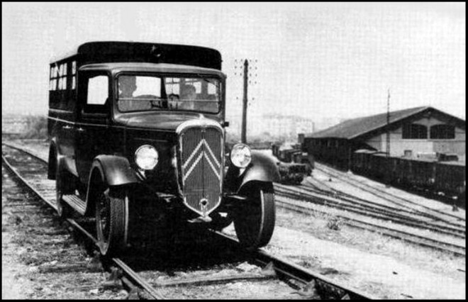 CITROEN U11 sur rails.jpg