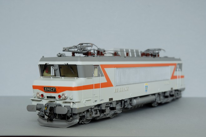 BB22402-03.jpg