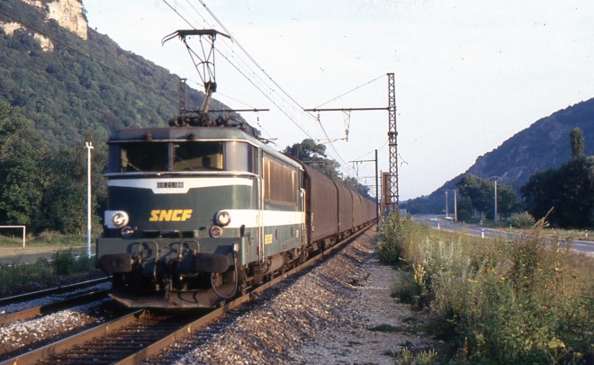 BB 25188 - Ambérieu - 04.1987.jpg