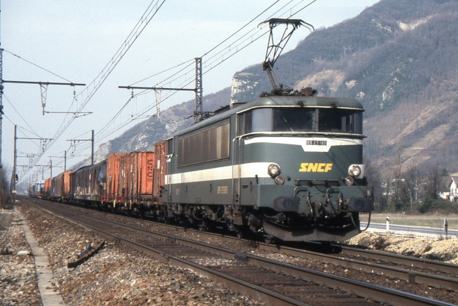 BB 25186 - Torcieu - 06.1988.jpg