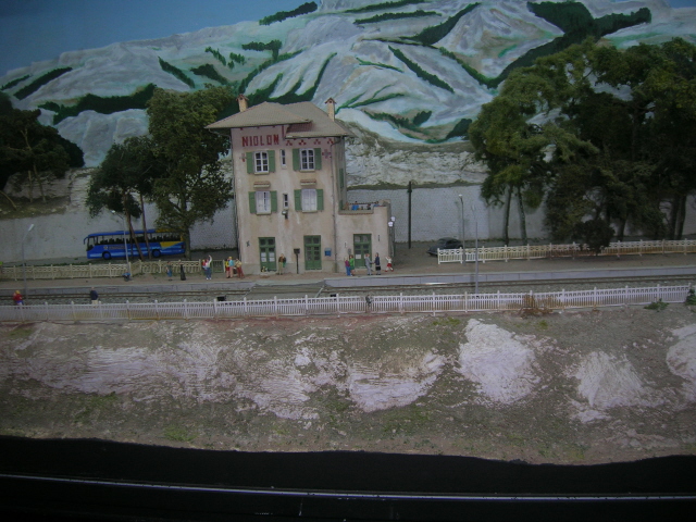 A03.jpg