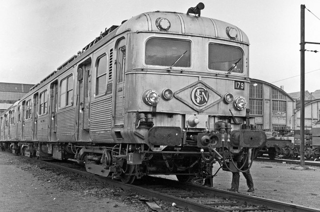 Z5179-06brw.jpg
