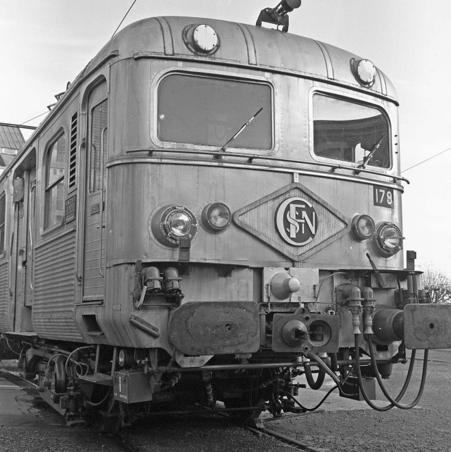 Z5179-01brw.jpg
