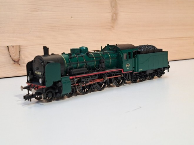 2DEHANDS1070.jpg