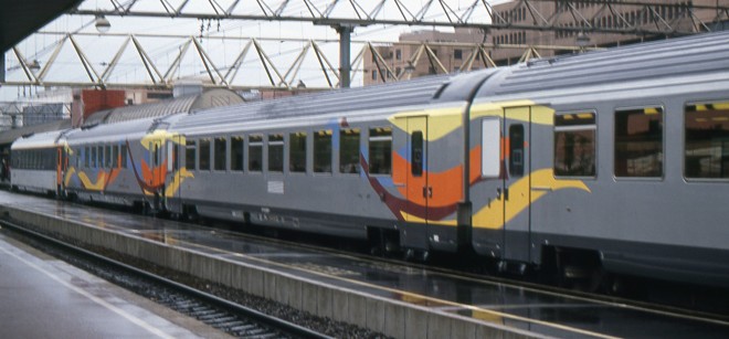 J-Y 002-579-19913.jpg