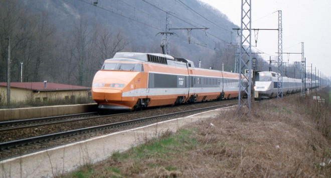 TGV 08 N°23016 Torcieu 18-03-2000-15347.jpg