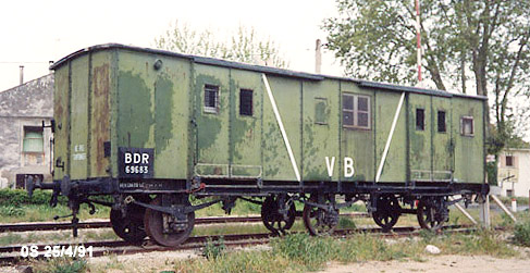 3 pattes fourgon PLM 69683 Plan-Orgon.jpg