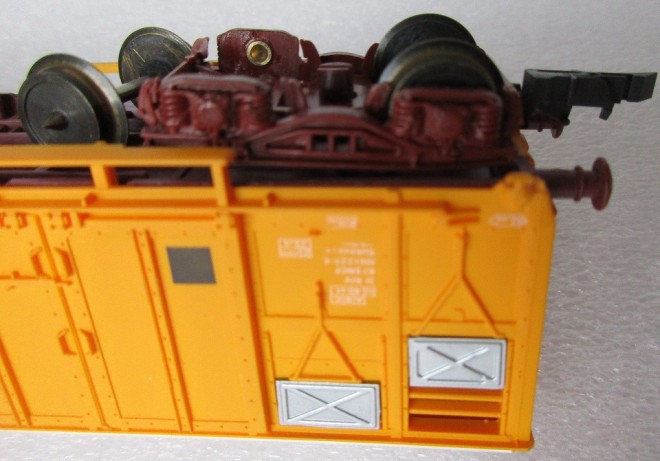 (2) Jouef 6532 Bovins bogies.JPG