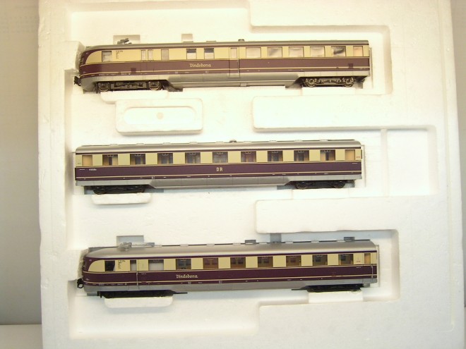 Liliput 12610 DR VT 137 Vindabona 01.JPG