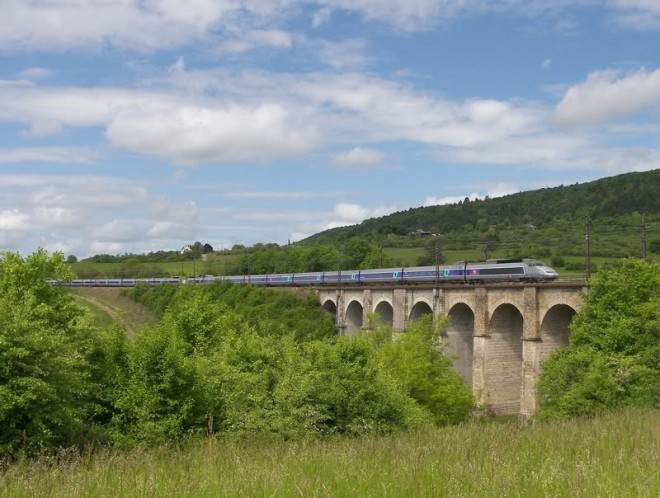 TGV_Lyria_Lantenay.jpg