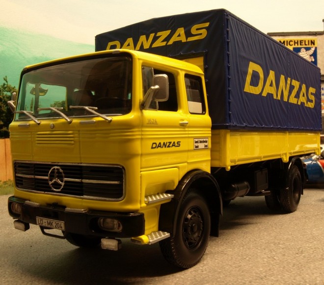 MB1624 001.JPG