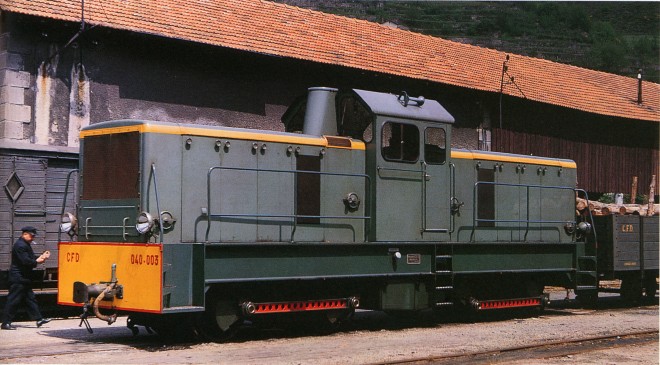 LOCO BB CFD 040-003  gare du Cheylard doc  Ph Pmalfay.jpg