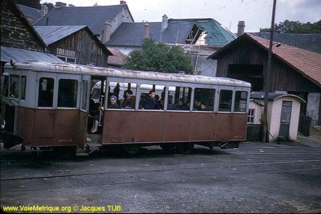 De Dion TC au départ Neuvic.jpeg