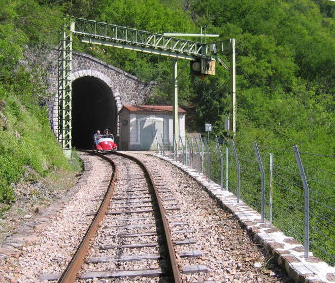 x4 classe 64 Velorail Boucieu 2012-05-19_0018.jpg
