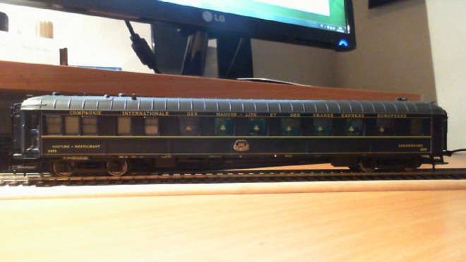 VR 2879 HR-3.jpg