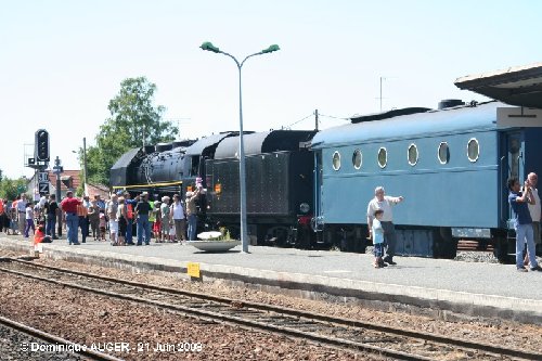 141 R 840 et fourgon C 996 01 reduit.JPG