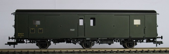 003.JPG
