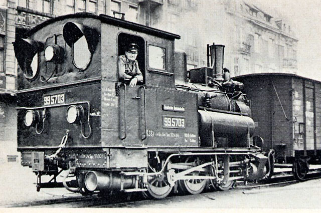 99 5703.jpg