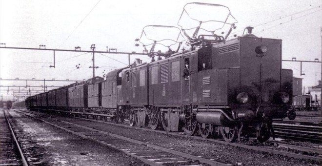 EP 209-210 en gare d'Hirschberg 1923.jpg