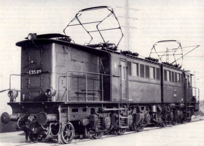 E 95 01 DR Dessau 1959.jpg
