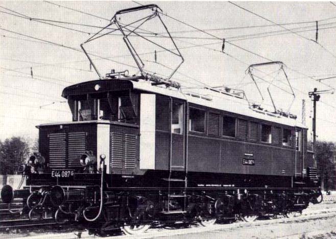 E 44 087G.jpg