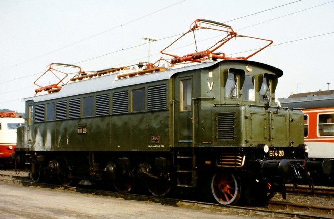 E 04 20 Bochum Dalhausen 13 oct 1985.jpg