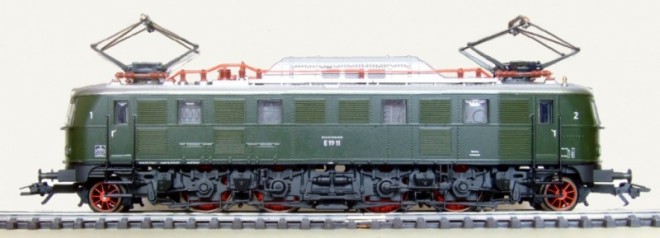 E 19 11 Märklin 39190.jpg