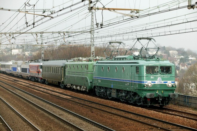 CC 7107+train historique.jpg
