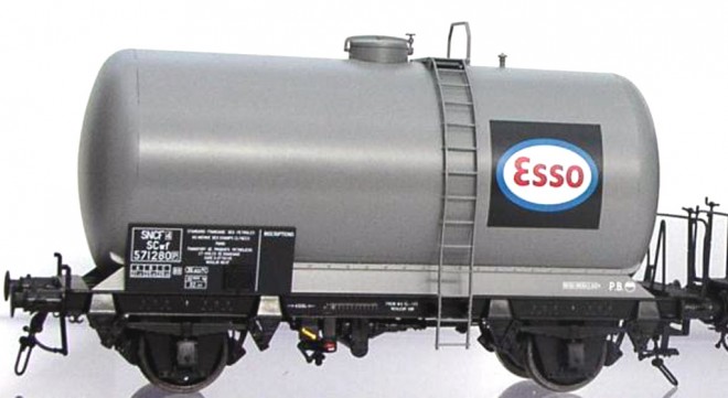 CITERNE FUEL T4 ESSO FAUVET-GIREL.jpg
