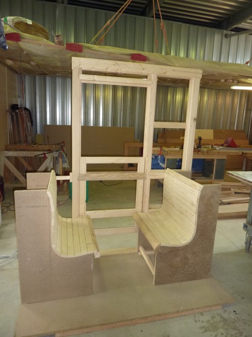 30 Profil à blanc des bancs avec fenêtre de côté.jpg