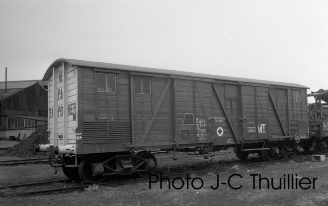 Trainnb436.JPG