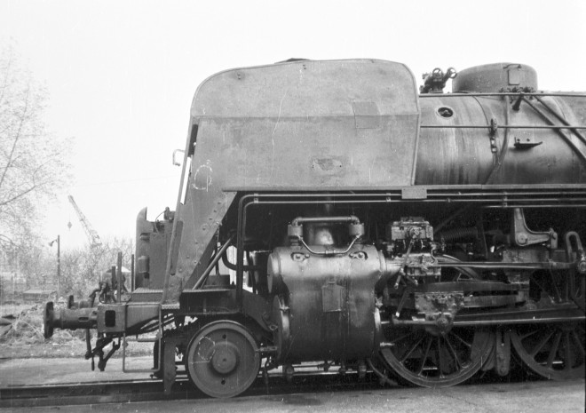 14 - 141 R fuel (détail pare fumée).jpg